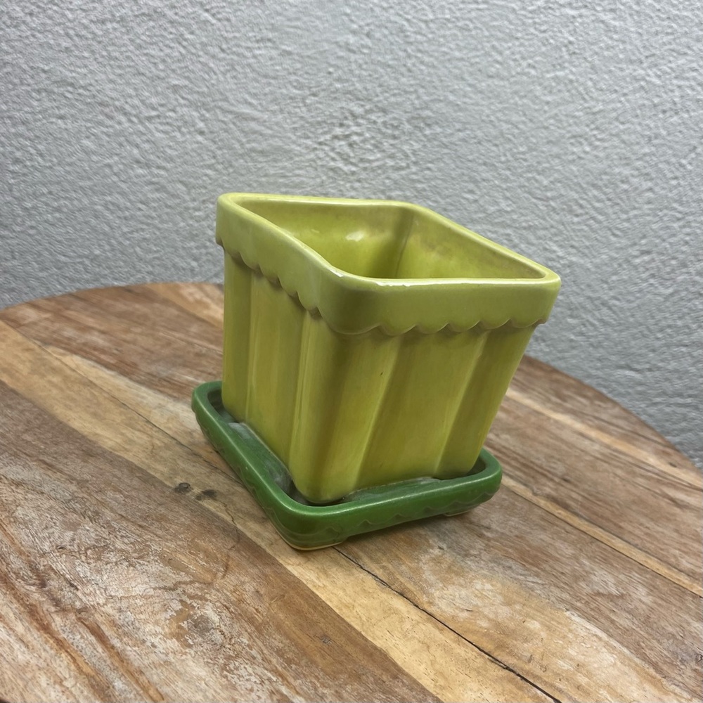 Vintage l 40s Shawnee USA Pottery Flower Succulent Mini Planter Attached Saucer